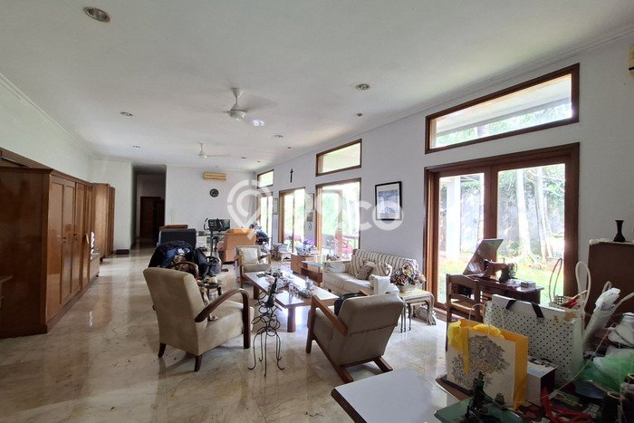 Dijual Rumah Luas Elegan Dengan View Eksklusif di Kemang, Jakarta Selatan Dijual Rumah Luas Elegan Dengan View Eksklusif di Kemang, Jakarta Selatan