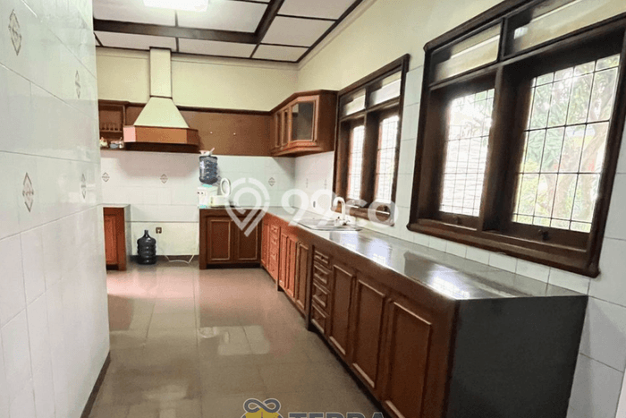 Siap Huni Rumah Mewah 5 Kamar di Bandung Wetan Dekat ke Mana Pun Siap Huni Rumah Mewah 5 Kamar di Bandung Wetan Dekat ke Mana Pun