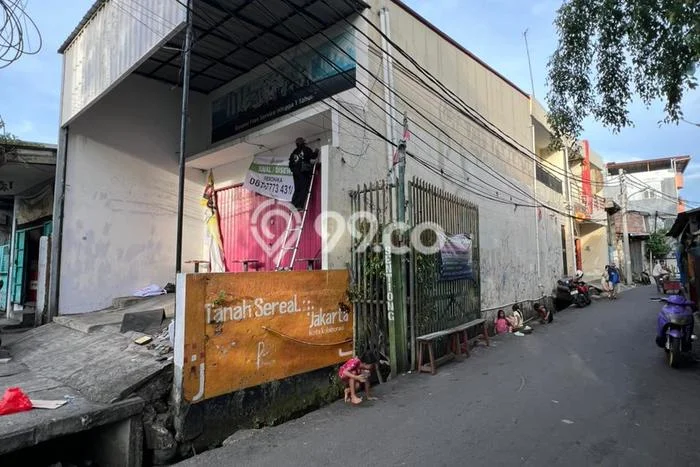 Unit Ruko Disewakan di Jembatan Lima di Area Ramai & Strategis Unit Ruko Disewakan di Jembatan Lima di Area Ramai & Strategis