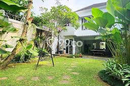 Rumah Elit LB 200m2 Siap Pakai Desain Elegan di Bintaro, Tangerang Selatan Rumah Elit LB 200m2 Siap Pakai Desain Elegan di Bintaro, Tangerang Selatan