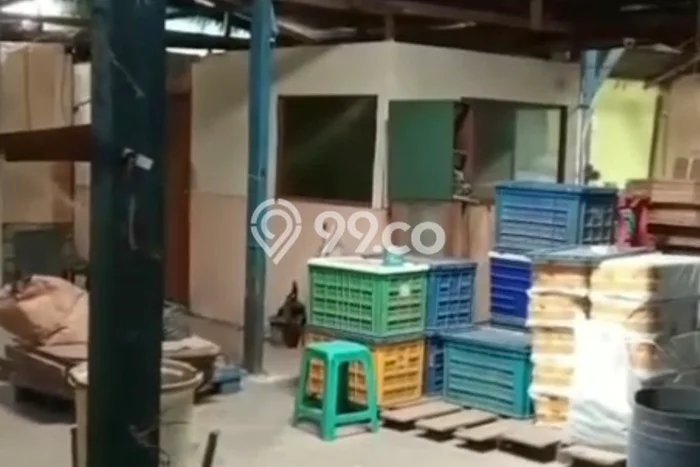 Unit Gudang Disewa Lokasi Kembangan, Jakarta Barat Spesifikasi Luas Bangunan 400m2 Unit Gudang Disewa Lokasi Kembangan, Jakarta Barat Spesifikasi Luas Bangunan 400m2