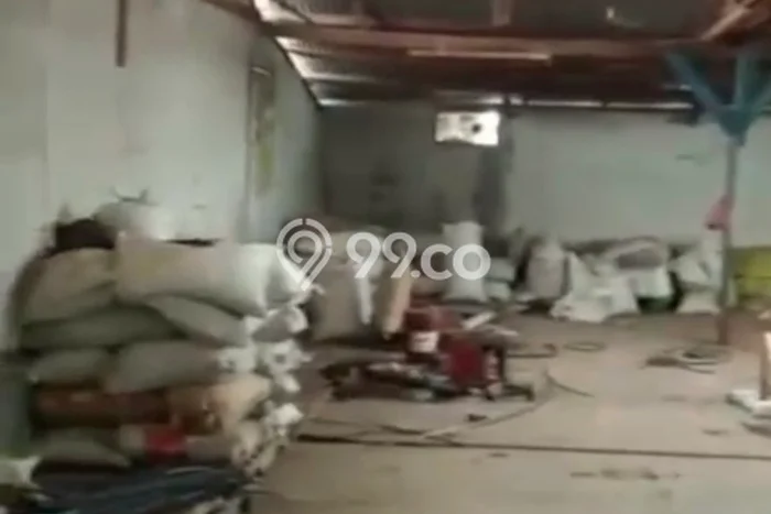 Unit Gudang Disewa Lokasi Kembangan, Jakarta Barat Spesifikasi Luas Bangunan 400m2 Unit Gudang Disewa Lokasi Kembangan, Jakarta Barat Spesifikasi Luas Bangunan 400m2