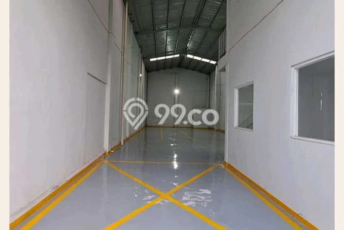 Gudang Kawasan Niaga di Kalideres, Luas 250m2m², Siap Operasional Gudang Kawasan Niaga di Kalideres, Luas 250m2m², Siap Operasional