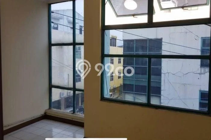 Ruko Disewa di Mampang Prapatan, Jakarta Selatan, LT 75m2 / LB 262m2 Ruko Disewa di Mampang Prapatan, Jakarta Selatan, LT 75m2 / LB 262m2