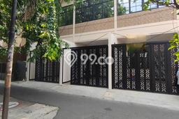 Dijual Hunian Rumah Terawat 4 Kamar di Tanjung Duren, Jakarta Barat Dijual Hunian Rumah Terawat 4 Kamar di Tanjung Duren, Jakarta Barat