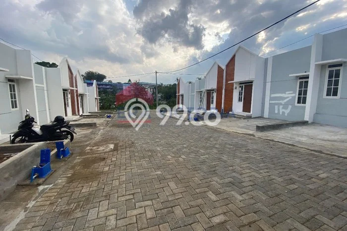 HARGA SPESIAL! Rumah Modern di Pakis, Malang, Luas 60m2m² Bangunan 30m2m² Bisa Nego! HARGA SPESIAL! Rumah Modern di Pakis, Malang, Luas 60m2m² Bangunan 30m2m² Bisa Nego!