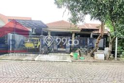 For Sale Hunian Rumah Terawat 5 Kamar di Sidoarjo, Surabaya For Sale Hunian Rumah Terawat 5 Kamar di Sidoarjo, Surabaya