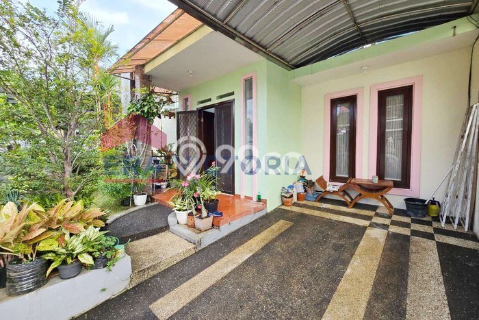 Rumah area Tidar, 1 KM, Dekat Rumah Sakit, LT 137m2m² Bangunan 100m2m² Rumah area Tidar, 1 KM, Dekat Rumah Sakit, LT 137m2m² Bangunan 100m2m²