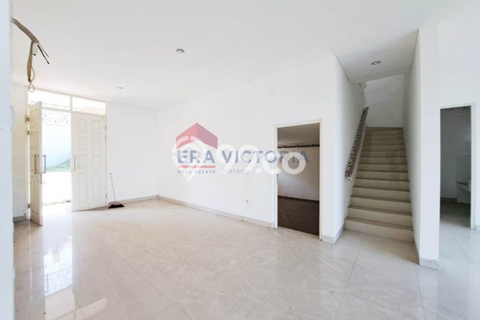 Hunian Cantik Modern Lb 200m2 di Kedungkandang, Malang Hunian Cantik Modern Lb 200m2 di Kedungkandang, Malang