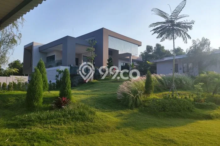 SPECIAL PRICE! Rumah Asri lokasi Lawang, LT 2700m2m² Bangunan 600m2m² SPECIAL PRICE! Rumah Asri lokasi Lawang, LT 2700m2m² Bangunan 600m2m²