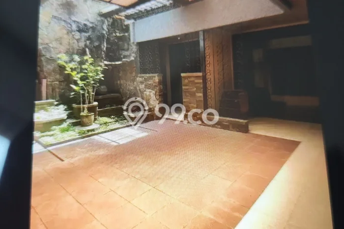 Rumah Premium LT 313m2m² / LB 249m2m² di Kompleks Perumahan Dieng, Malang Rumah Premium LT 313m2m² / LB 249m2m² di Kompleks Perumahan Dieng, Malang