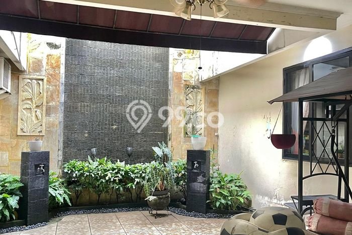 Rumah Mewah LB 331m2 Siap Pakai Desain Elegan di Bintaro, Tangerang Selatan Rumah Mewah LB 331m2 Siap Pakai Desain Elegan di Bintaro, Tangerang Selatan