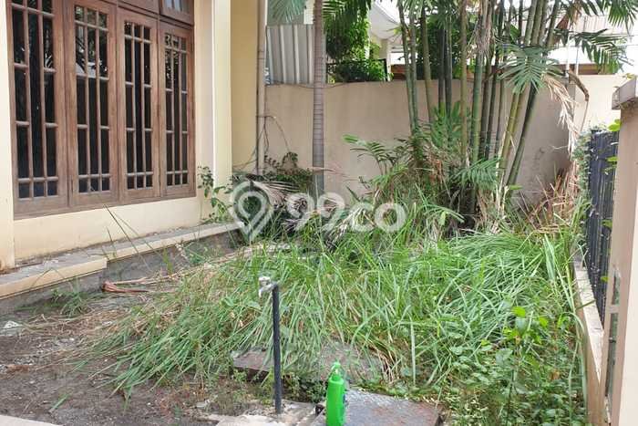 Kesempatan Emas Memiliki Rumah LT 250m2m² / LB 300m2m² di Jantung Kota Pakuwon, Surabaya Kesempatan Emas Memiliki Rumah LT 250m2m² / LB 300m2m² di Jantung Kota Pakuwon, Surabaya