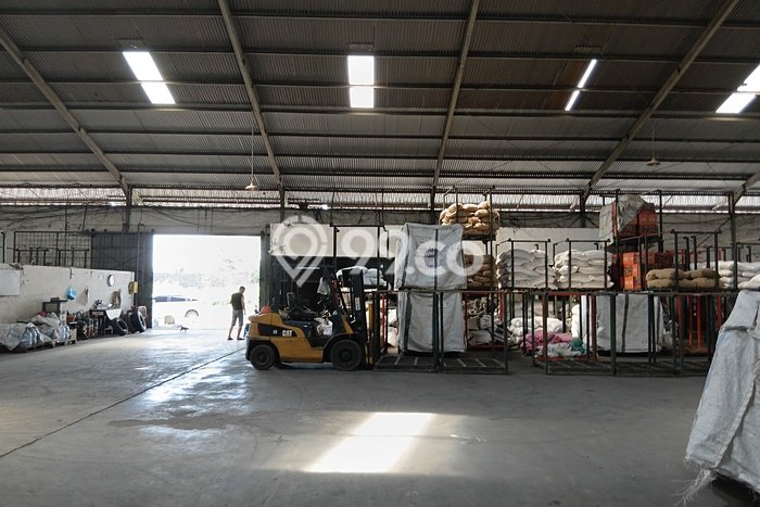 Gudang Disewa di Surabaya dengan LB 3250m2 Area Komersial Ramai Gudang Disewa di Surabaya dengan LB 3250m2 Area Komersial Ramai