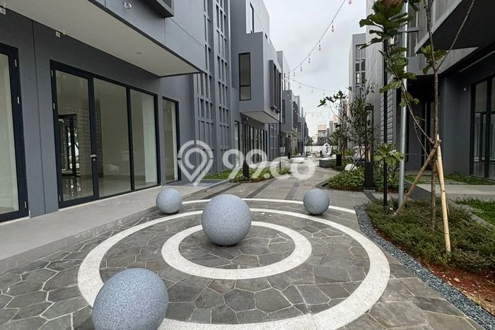 FOR RENT! Ruko di BSD City Cocok untuk Bisnis 190m2 FOR RENT! Ruko di BSD City Cocok untuk Bisnis 190m2