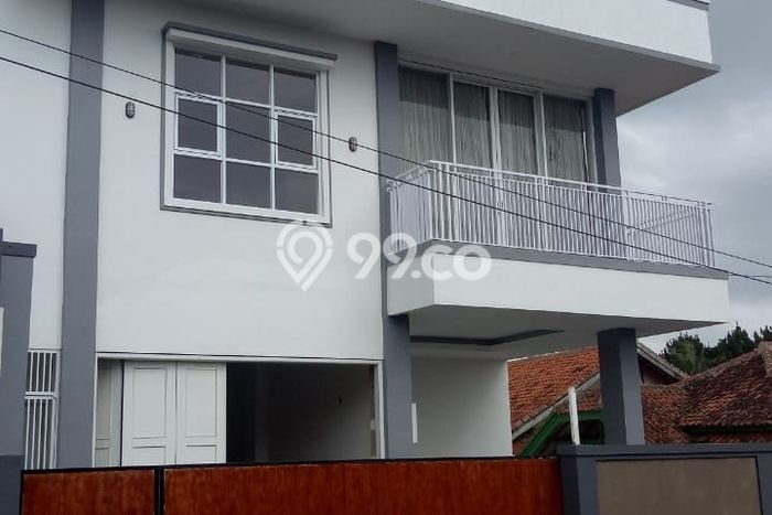 For Sale Rumah 4 Kamar Lokasi Ideal Nyaman dan Strategis di Cisarua For Sale Rumah 4 Kamar Lokasi Ideal Nyaman dan Strategis di Cisarua