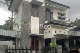 Dijual Rumah 3 Kamar Lokasi Ideal Bagus dan Strategis di Kiaracondong Dijual Rumah 3 Kamar Lokasi Ideal Bagus dan Strategis di Kiaracondong