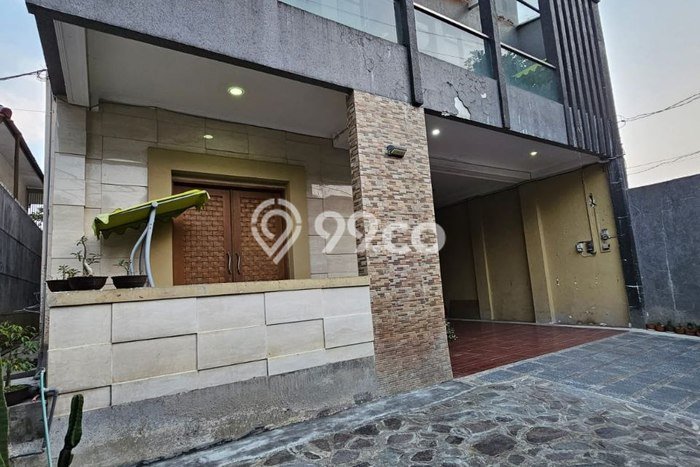 Rumah Luxury Modern Tanpa Renovasi di Setra Sari Bandung Rumah Luxury Modern Tanpa Renovasi di Setra Sari Bandung