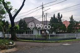 Rumah Elit Modern Tanpa Renovasi di Sumurbandung Bandung Rumah Elit Modern Tanpa Renovasi di Sumurbandung Bandung