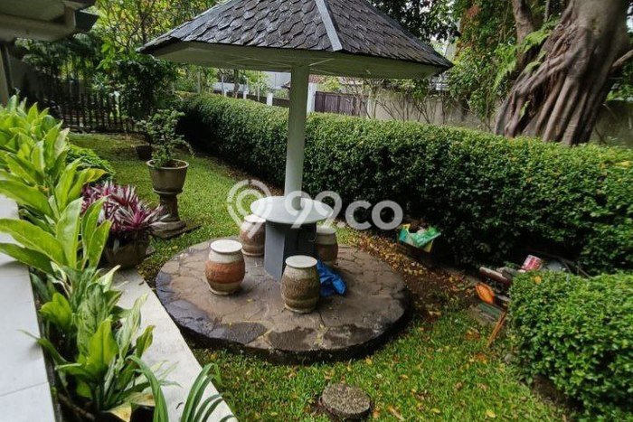 Dijual Rumah Luas Elegan Dengan View Cantik di Sayap Dago, Bandung Dijual Rumah Luas Elegan Dengan View Cantik di Sayap Dago, Bandung