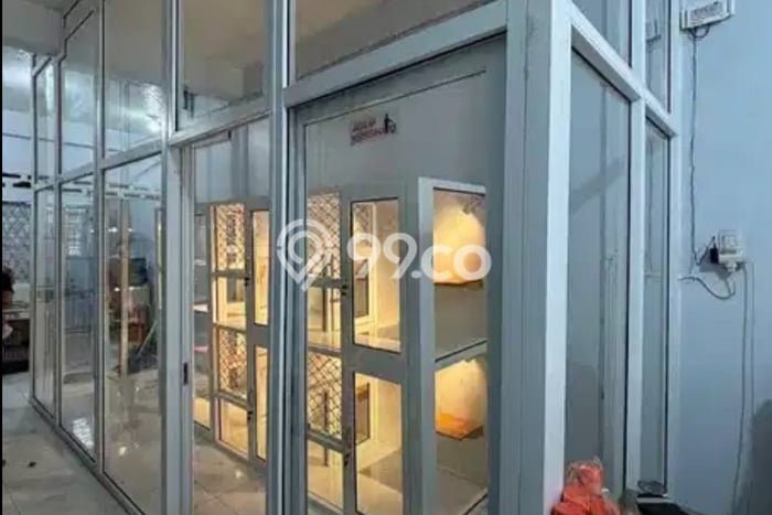 Unit Ruko Disewa Lokasi Medan Barat, Medan Spesifikasi Luas Bangunan 166m2 Unit Ruko Disewa Lokasi Medan Barat, Medan Spesifikasi Luas Bangunan 166m2