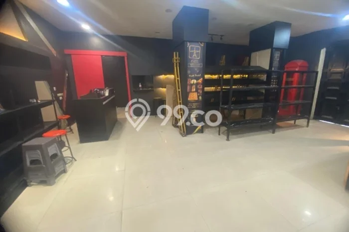 Ruko untuk disewa di Medan Maimun punya LT 330m2 & LB 660m2 harga sewa kompetitif Ruko untuk disewa di Medan Maimun punya LT 330m2 & LB 660m2 harga sewa kompetitif