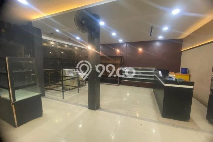 Ruko untuk disewa di Medan Maimun punya LT 330m2 & LB 660m2 harga sewa kompetitif Ruko untuk disewa di Medan Maimun punya LT 330m2 & LB 660m2 harga sewa kompetitif