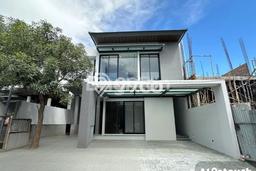 LIMITED OFFER! Rumah Premium di , Luas 200m2m² Bangunan 327m2m² LIMITED OFFER! Rumah Premium di , Luas 200m2m² Bangunan 327m2m²