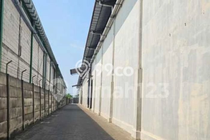 Area Ramai! Gudang Dijual di Sidoarjo untuk Bisnis Luas Bangunan 5455m2 Area Ramai! Gudang Dijual di Sidoarjo untuk Bisnis Luas Bangunan 5455m2