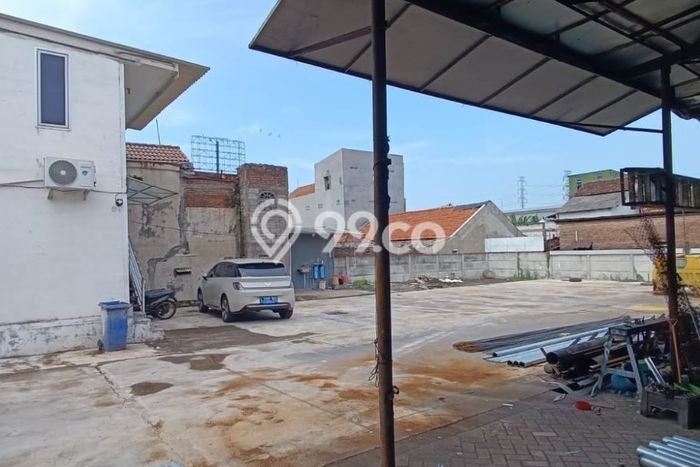 KEUNTUNGAN BERLIPAT! Gudang Kawasan Waru, Luas 100m2m², Pusat Bisnis KEUNTUNGAN BERLIPAT! Gudang Kawasan Waru, Luas 100m2m², Pusat Bisnis