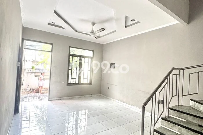 For Sale! Luxury House LT 148m2 Desain Elegan di Pulomas For Sale! Luxury House LT 148m2 Desain Elegan di Pulomas
