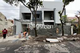 Rumah Berkualitas di Jajar, Solo, Luas 186m2m² Bangunan 380m2m² - HARGA NEGO! Rumah Berkualitas di Jajar, Solo, Luas 186m2m² Bangunan 380m2m² - HARGA NEGO!