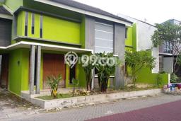 BEST DEAL! Rumah Nyaman di Solo Baru, Luas 196m2m² LB 144m2m² BEST DEAL! Rumah Nyaman di Solo Baru, Luas 196m2m² LB 144m2m²