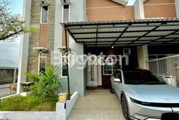 Rumah Asri area Colomadu, Solo, Luas 80m2m² LB 95m2m² Rumah Asri area Colomadu, Solo, Luas 80m2m² LB 95m2m²