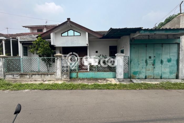 Rumah area Colomadu, 3 KT, Konsep Modern, LT 180m2m² LB 160m2m² Rumah area Colomadu, 3 KT, Konsep Modern, LT 180m2m² LB 160m2m²
