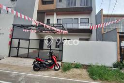 Siap Huni Hunian Elit 5 Kamar di Duren Sawit Dekat ke Mana Saja Siap Huni Hunian Elit 5 Kamar di Duren Sawit Dekat ke Mana Saja