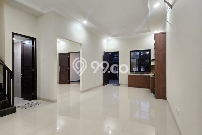 Siap Huni Rumah Mewah 3 Kamar di Duren Sawit Dekat ke Mana Pun Siap Huni Rumah Mewah 3 Kamar di Duren Sawit Dekat ke Mana Pun