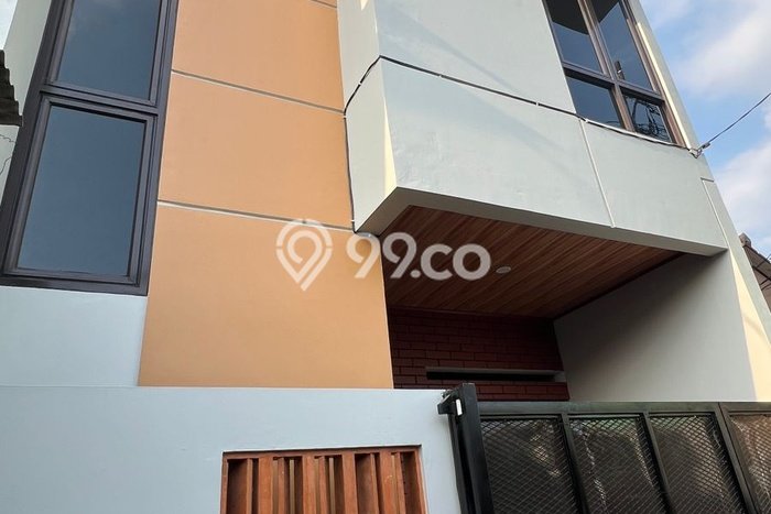 Rumah Murah LT 20m2 di Utan Kayu Akses Mudah Rumah Murah LT 20m2 di Utan Kayu Akses Mudah