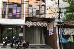 Ruko Dijual di Jakarta Barat LT 56m2 & LB 100m2 Lokasi Terbaik! Ruko Dijual di Jakarta Barat LT 56m2 & LB 100m2 Lokasi Terbaik!