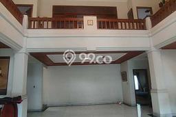 Sewa Rumah Nyaman LT 900m2 / LB 1200m2 di Lippo Karawaci, Tangerang Sewa Rumah Nyaman LT 900m2 / LB 1200m2 di Lippo Karawaci, Tangerang