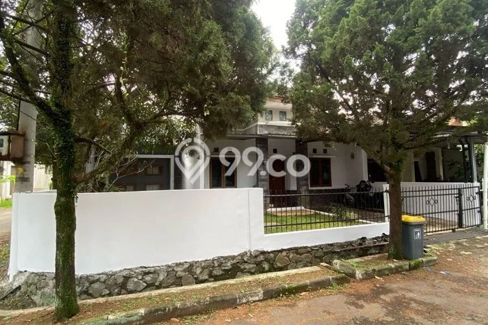 Rumah Bagus di Arcamanik, Bandung, LT 176m2m² LB 100m2m² HARGA MENARIK! Rumah Bagus di Arcamanik, Bandung, LT 176m2m² LB 100m2m² HARGA MENARIK!