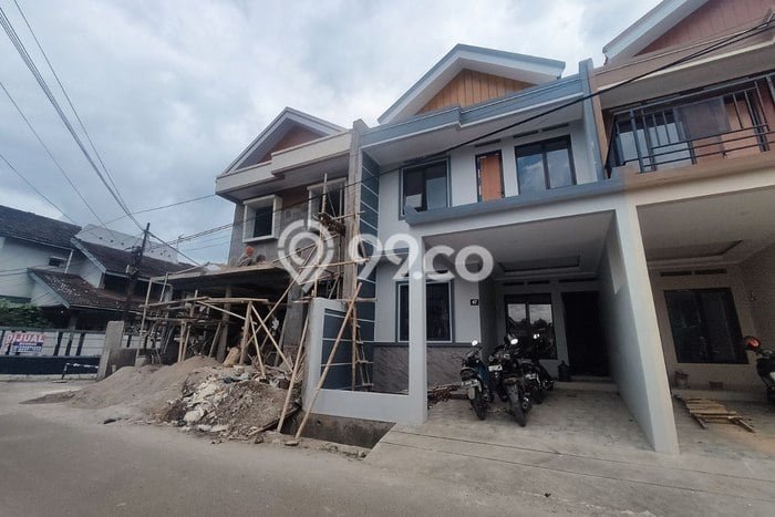 FEATURED! Rumah Nyaman di , LT 70m2m² LB 120m2m² FEATURED! Rumah Nyaman di , LT 70m2m² LB 120m2m²