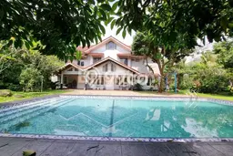 Rumah Elit LB 1000m2 Siap Pakai Desain Elegan di Margonda, Depok Rumah Elit LB 1000m2 Siap Pakai Desain Elegan di Margonda, Depok
