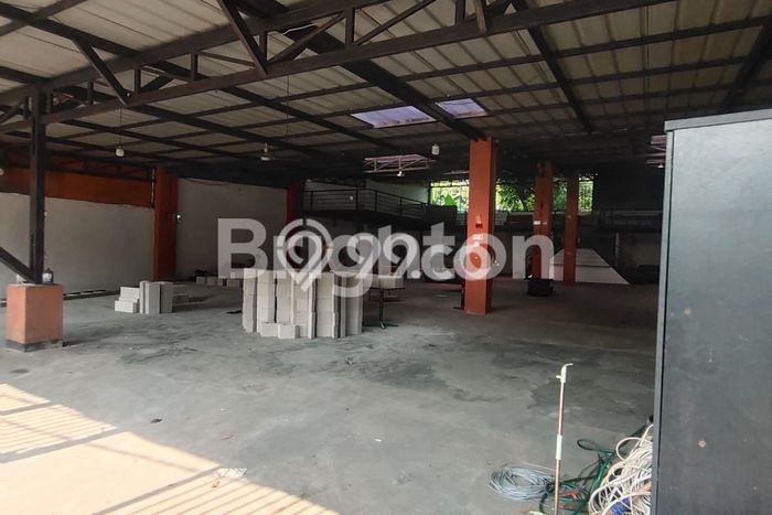AREA PREMIUM! Gudang Disewakan di Cibubur, Luas 580m², Jalan Strategis AREA PREMIUM! Gudang Disewakan di Cibubur, Luas 580m², Jalan Strategis