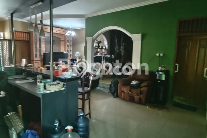 Siap Huni Hunian Elit 8 Kamar di Rungkut Dekat ke Mana Saja Siap Huni Hunian Elit 8 Kamar di Rungkut Dekat ke Mana Saja