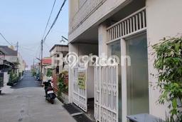 Rumah Modern 5 Kamar LT 102m2 di Depok II Rumah Modern 5 Kamar LT 102m2 di Depok II