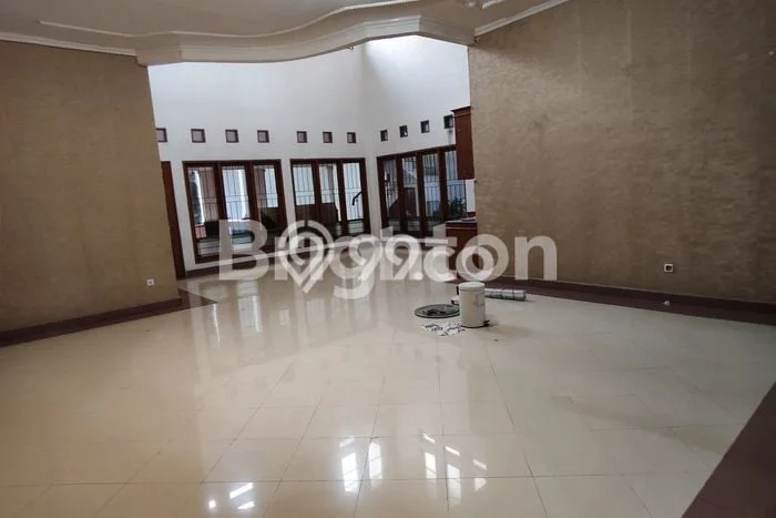 Disewakan! Rumah 7 Kamar Tidur &
5 Kamar Mandi di Margonda, Depok Disewakan! Rumah 7 Kamar Tidur &
5 Kamar Mandi di Margonda, Depok