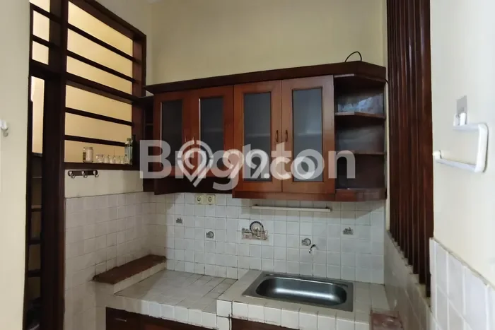 Disewakan! Rumah 3 Kamar Tidur &
3 Kamar Mandi di Sukmajaya, Depok Disewakan! Rumah 3 Kamar Tidur &
3 Kamar Mandi di Sukmajaya, Depok