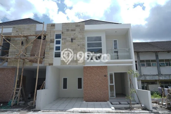 For Sale Rumah 3 Kamar Lokasi Ideal Bagus dan Strategis di Tegalrejo For Sale Rumah 3 Kamar Lokasi Ideal Bagus dan Strategis di Tegalrejo