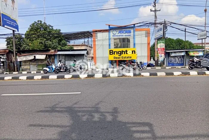 Ruko untuk Disewa di Pusat Sleman Luas Bangunan 425m2 Ruko untuk Disewa di Pusat Sleman Luas Bangunan 425m2